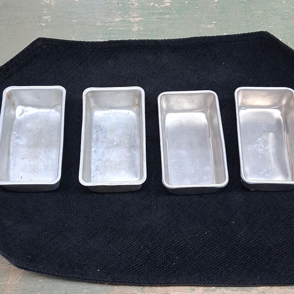 Vintage Metal Mini Loaf Pans Set Of‎ 4 Cake Tart Tins 4.5” X 2.5” X .75”